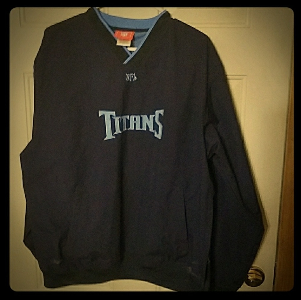 Men's Tennessee Titans pullover size Medium